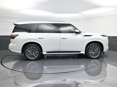 2026 INFINITI QX80 LUXE