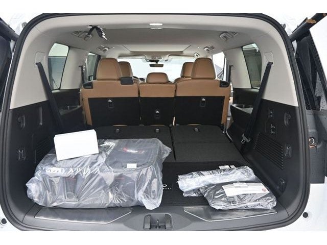 2026 INFINITI QX80 LUXE