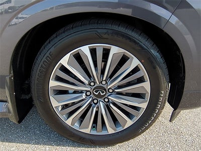 2026 INFINITI QX80 LUXE