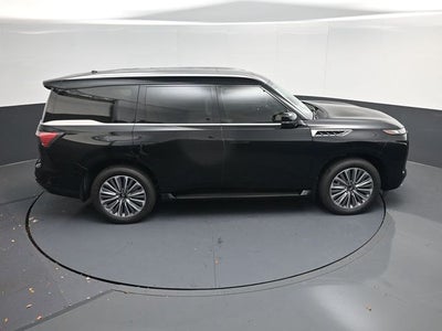 2026 INFINITI QX80 LUXE