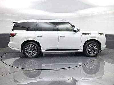 2026 INFINITI QX80 LUXE