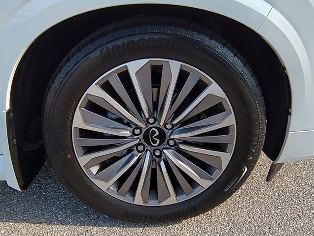 2026 INFINITI QX80 LUXE