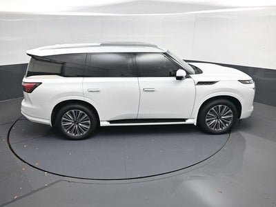 2026 INFINITI QX80 LUXE