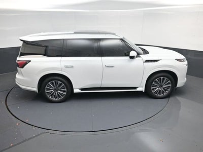 2026 INFINITI QX80 LUXE