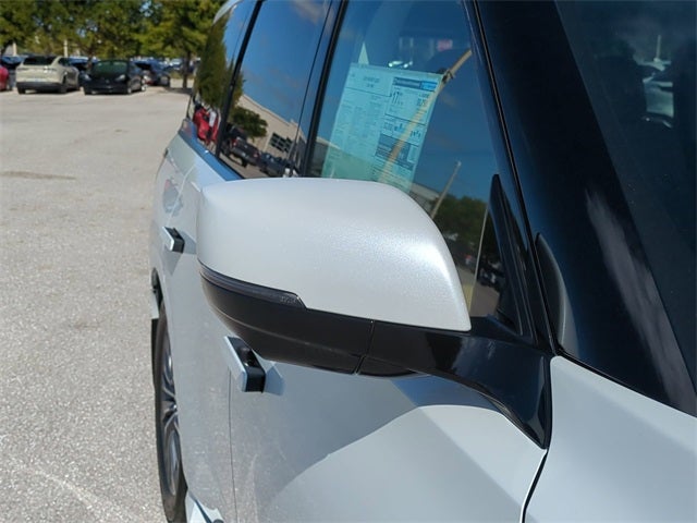 2026 INFINITI QX80 LUXE