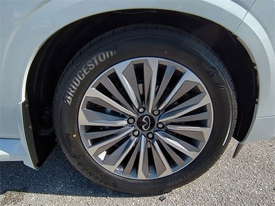 2026 INFINITI QX80 LUXE