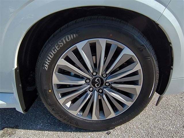 2026 INFINITI QX80 LUXE