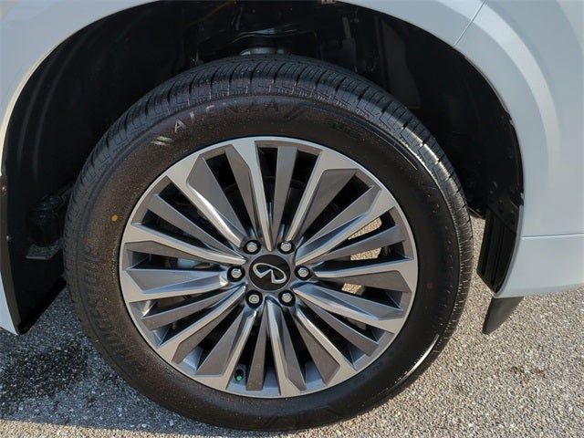 2026 INFINITI QX80 LUXE