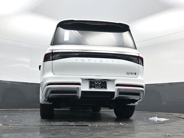 2026 INFINITI QX80 LUXE
