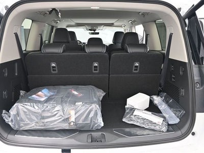 2026 INFINITI QX80 LUXE