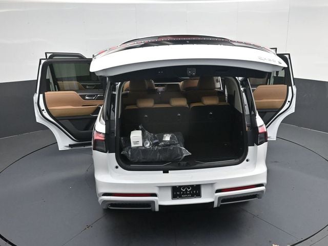 2026 INFINITI QX80 LUXE