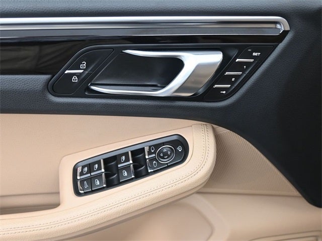 2022 Porsche Macan Base