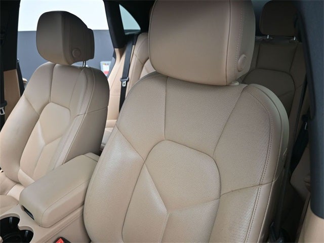 2022 Porsche Macan Base