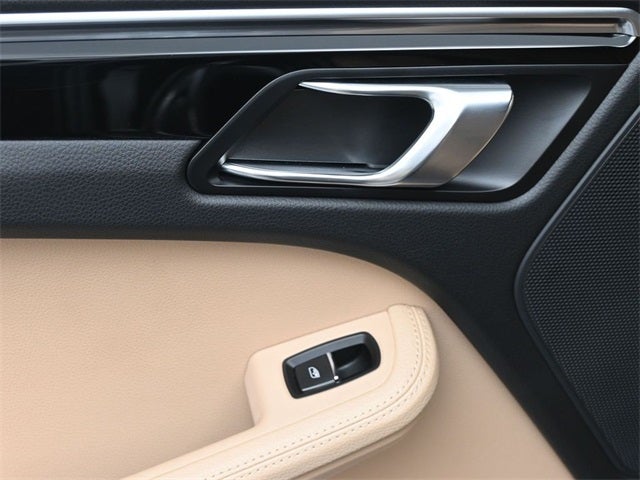 2022 Porsche Macan Base