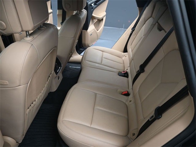 2022 Porsche Macan Base