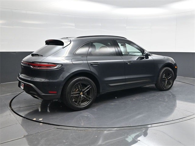 2022 Porsche Macan Base