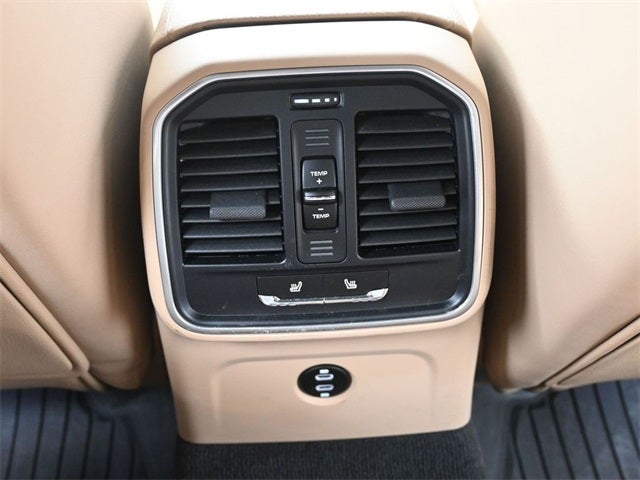 2022 Porsche Macan Base