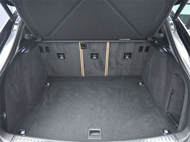 2022 Porsche Macan Base