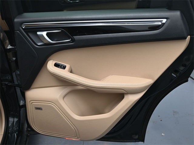 2022 Porsche Macan Base