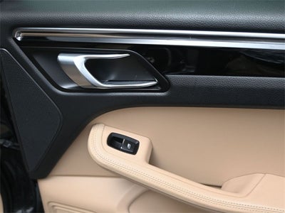 2022 Porsche Macan Base