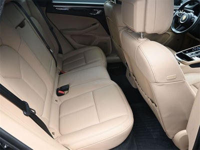 2022 Porsche Macan Base