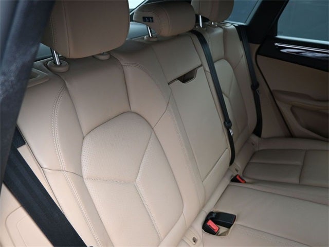 2022 Porsche Macan Base