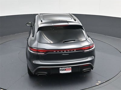 2022 Porsche Macan Base