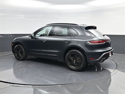2022 Porsche Macan Base