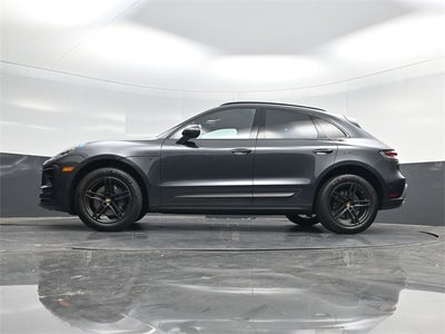 2022 Porsche Macan Base