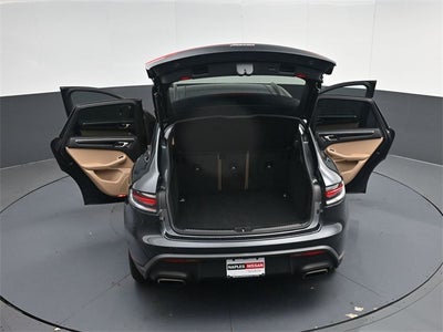 2022 Porsche Macan Base