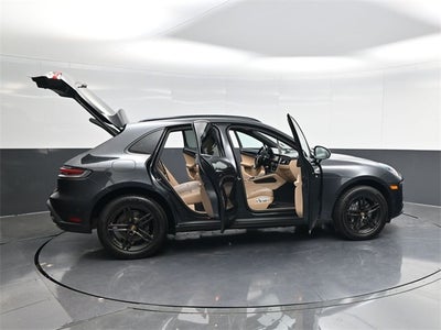 2022 Porsche Macan Base