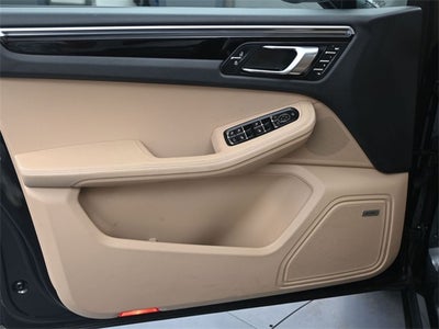 2022 Porsche Macan Base