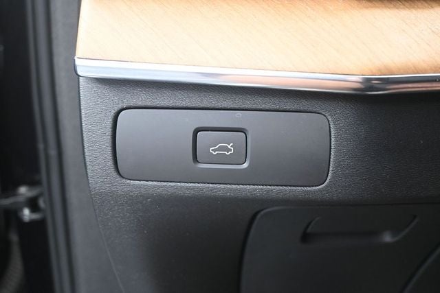 2023 Volvo XC90 B6 Core