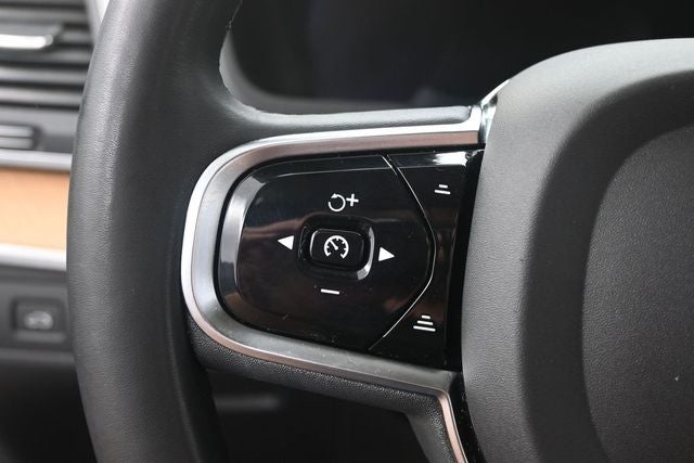 2023 Volvo XC90 B6 Core