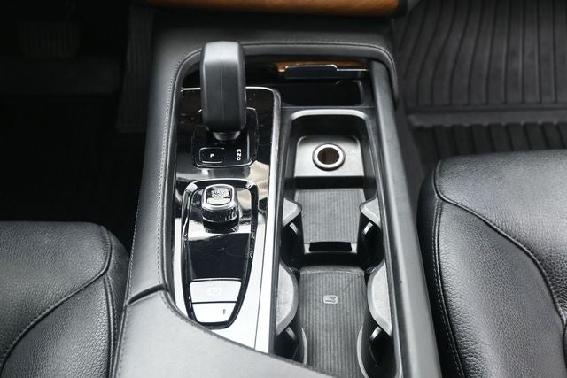 2023 Volvo XC90 B6 Core