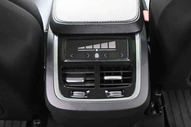 2023 Volvo XC90 B6 Core