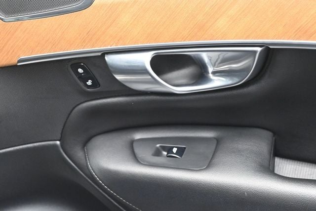 2023 Volvo XC90 B6 Core