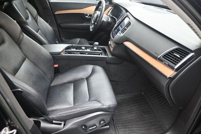2023 Volvo XC90 B6 Core