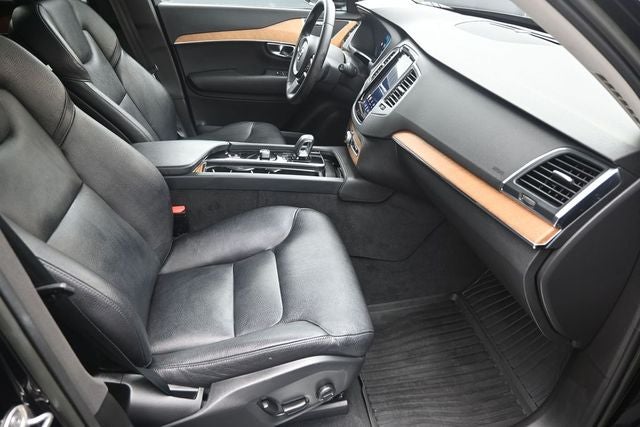 2023 Volvo XC90 B6 Core