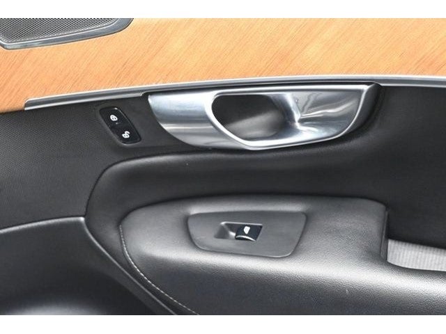 2023 Volvo XC90 B6 Core